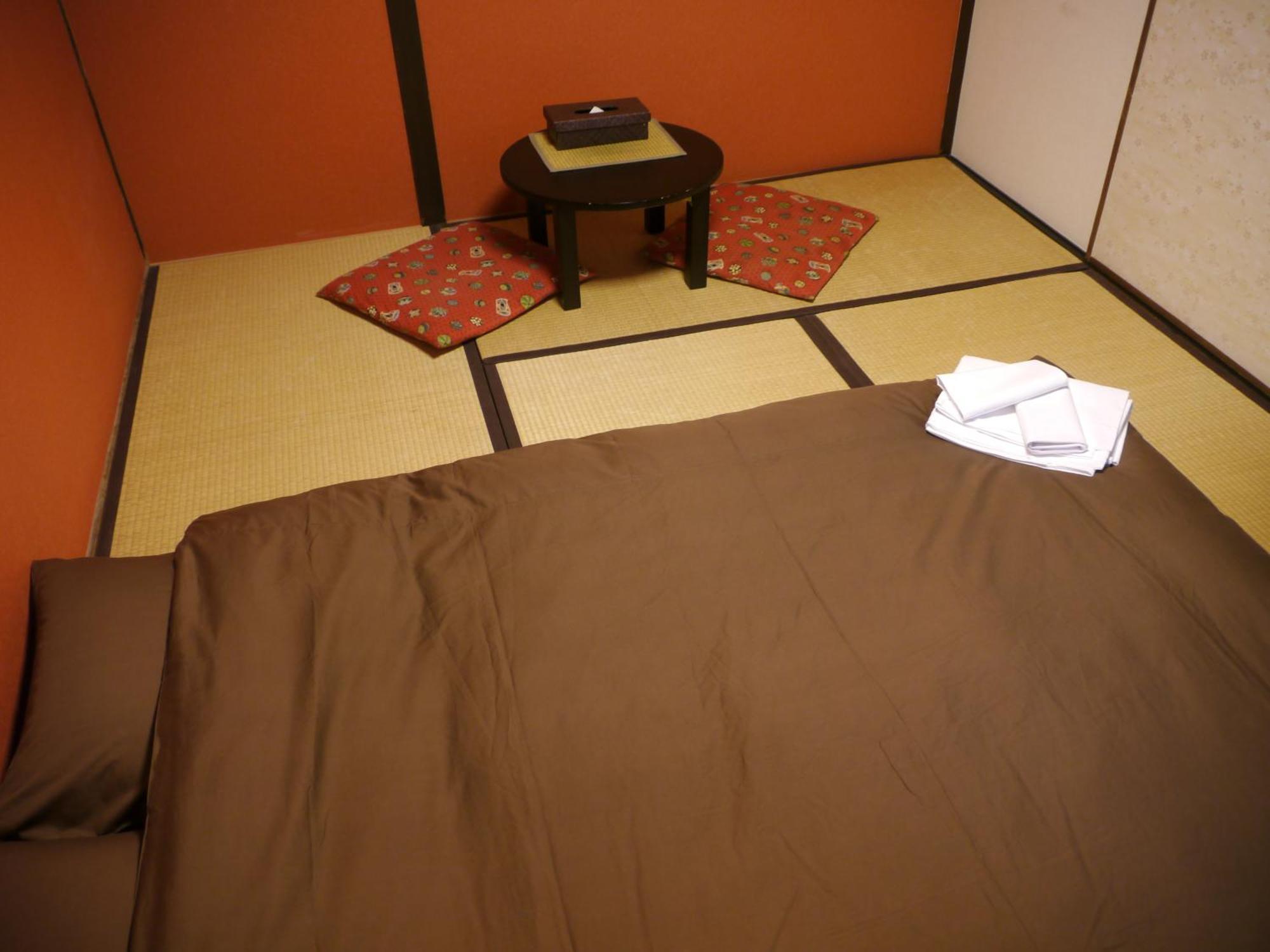 J-Hoppers Hiroshima Guesthouse Extérieur photo