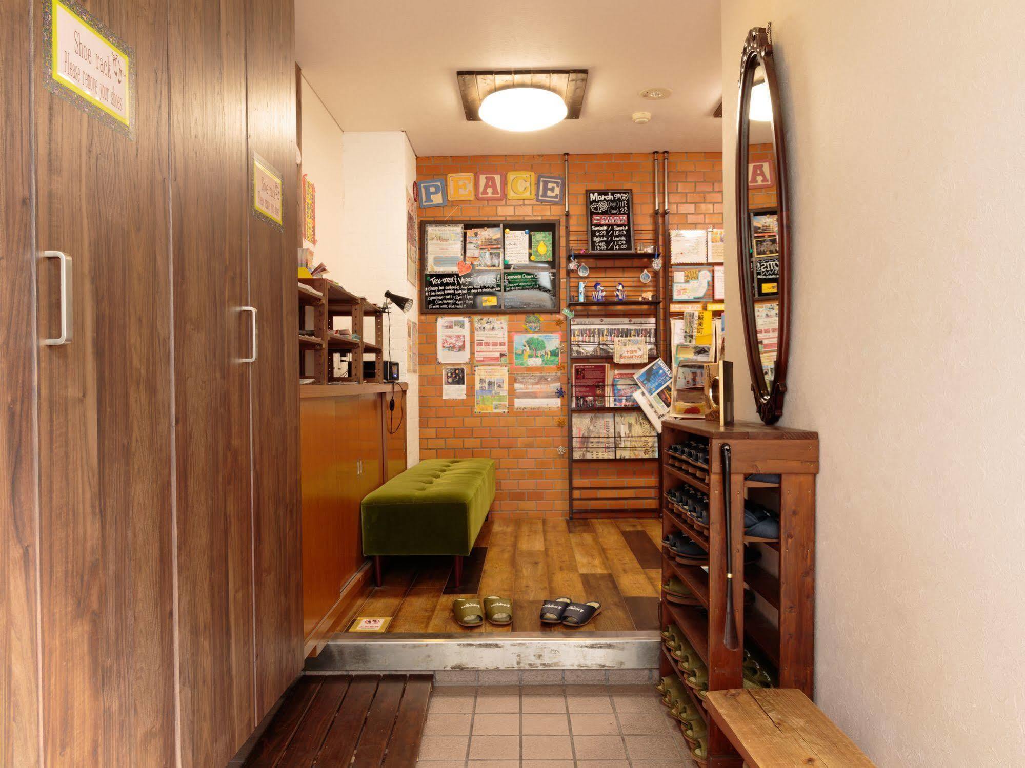 J-Hoppers Hiroshima Guesthouse Extérieur photo